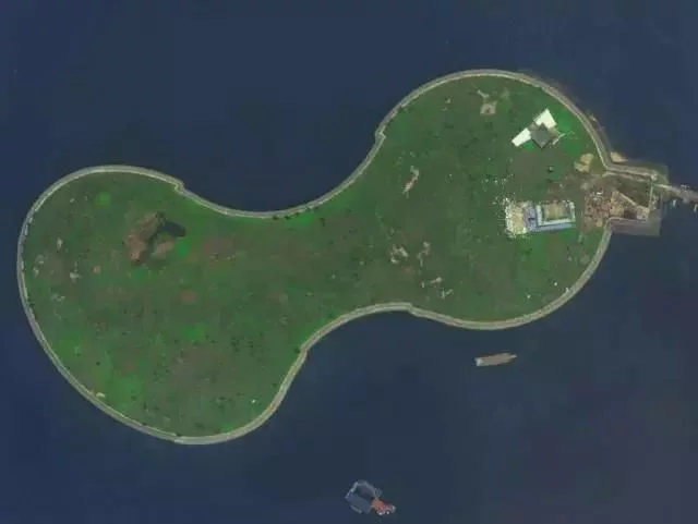 卫星地图下的海南岛:填海打造200米超星级酒店，海岸线被开发
